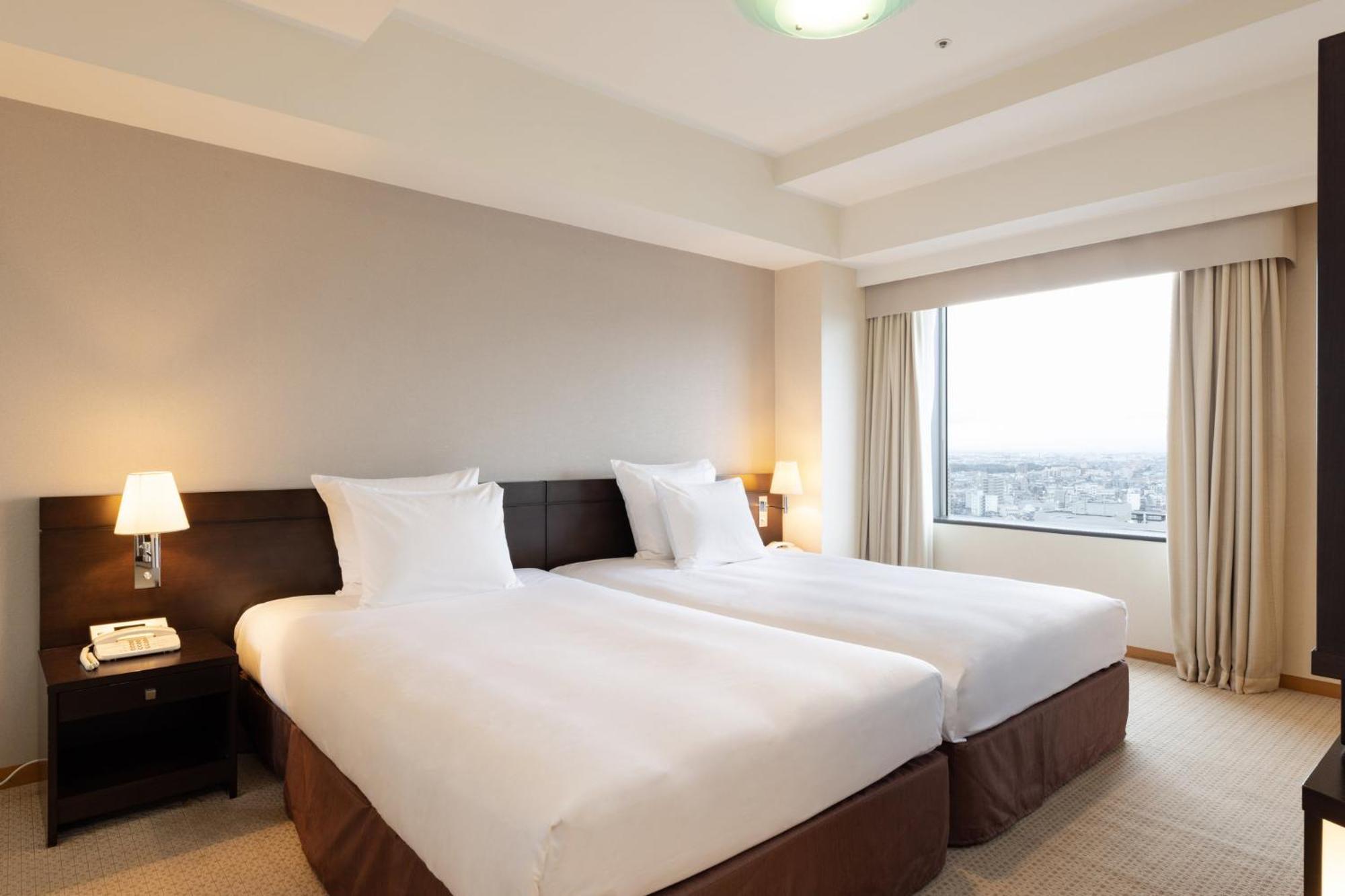 Ana Crowne Plaza Toyama By Ihg Hotel Exterior photo